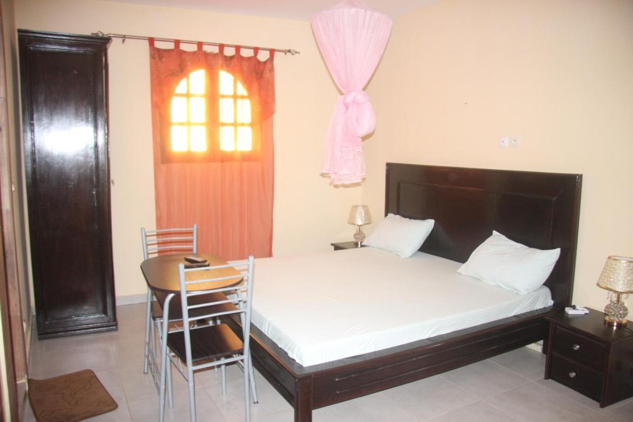 Chez Mimi Apartment Toubab Dialaw Ngoại thất bức ảnh
